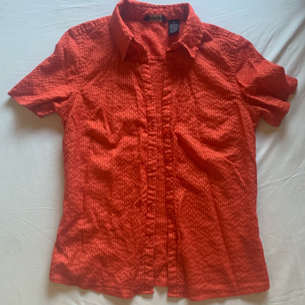 Women’s button down short sleeve shirt